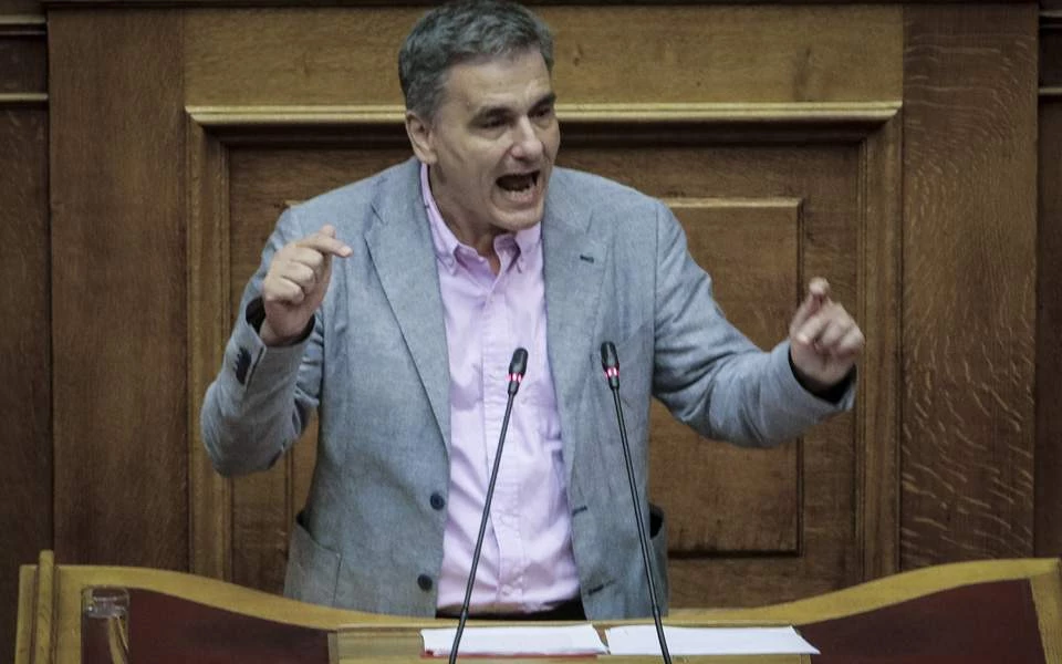 Με διάσημους αγγλικούς στίχους ο Τσακαλώτος αναφέρθηκε στη συμφωνία με την ΠΓΔΜ